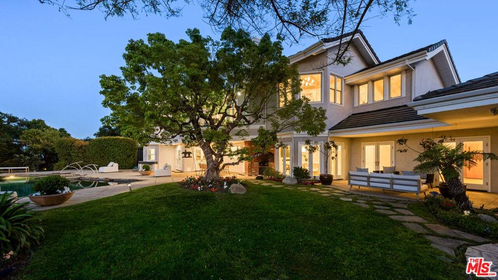 Los Angeles, CA 90049,3123 Stone Oak DR