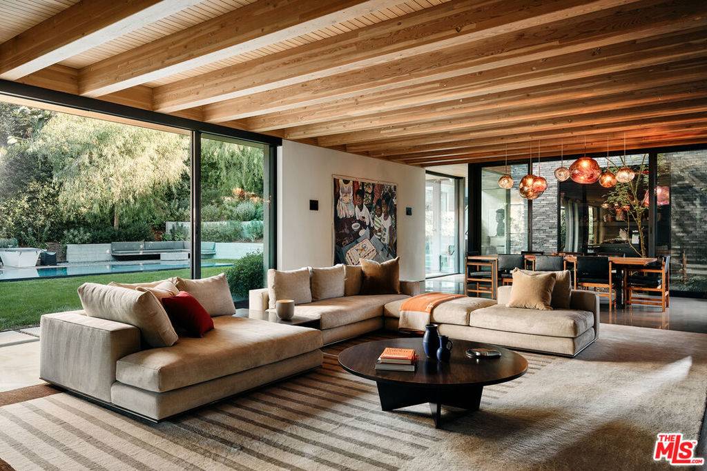 Beverly Hills, CA 90210,9551 Oak Pass RD