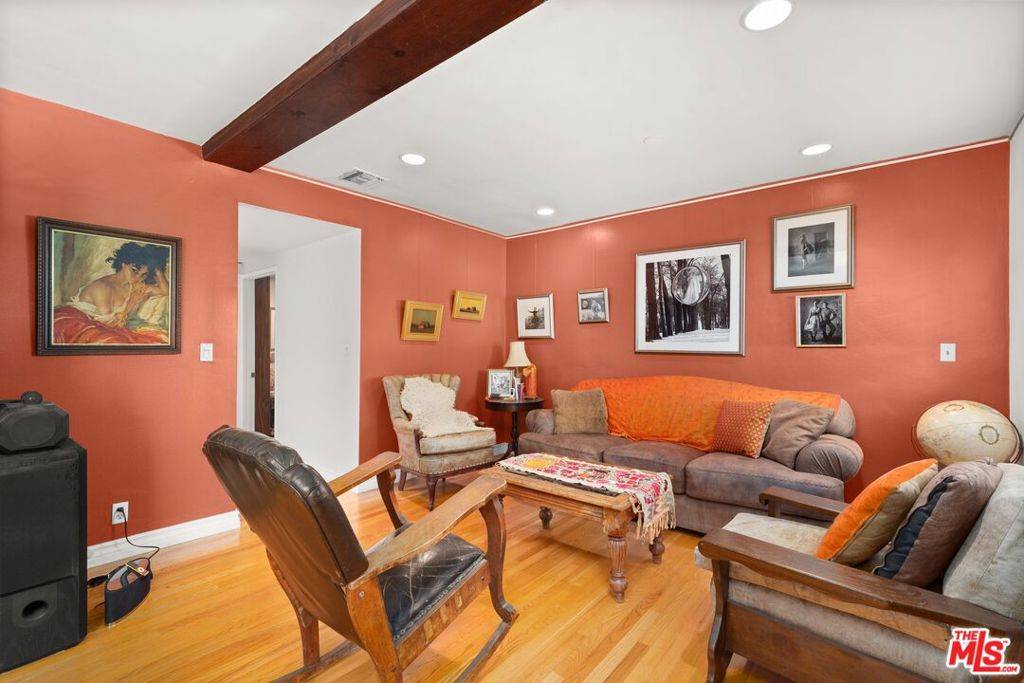 Woodland Hills, CA 91367,22620 Dolorosa ST