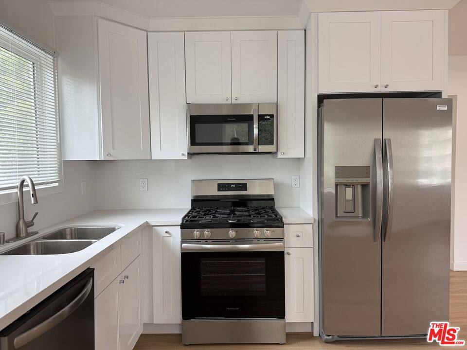 North Hollywood, CA 91602,11500 Riverside DR #5