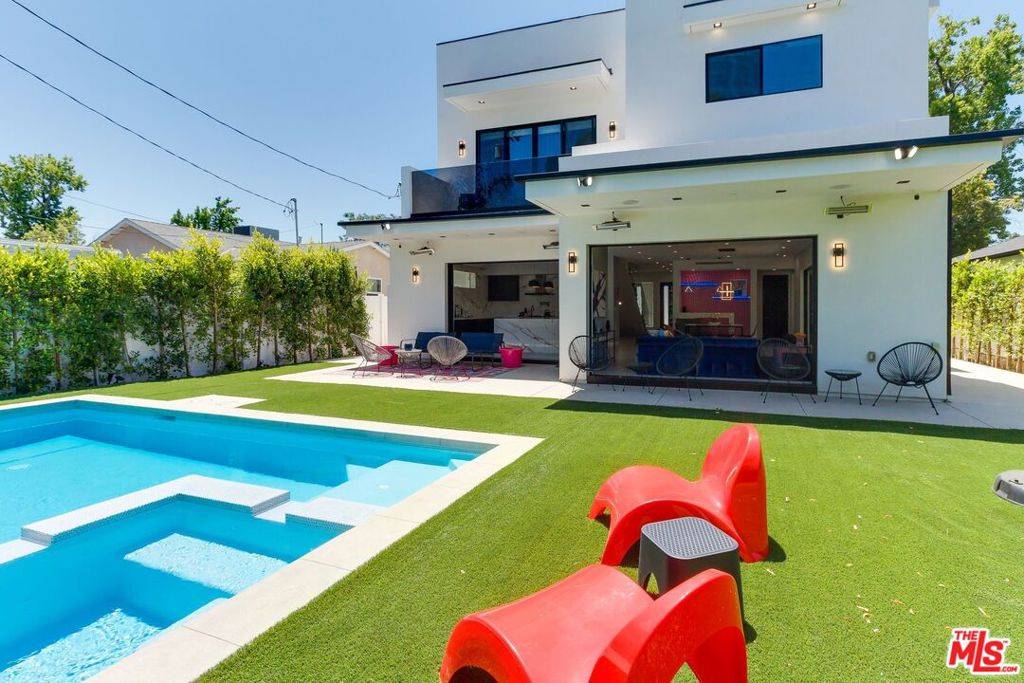 Encino, CA 91316,18015 Martha ST