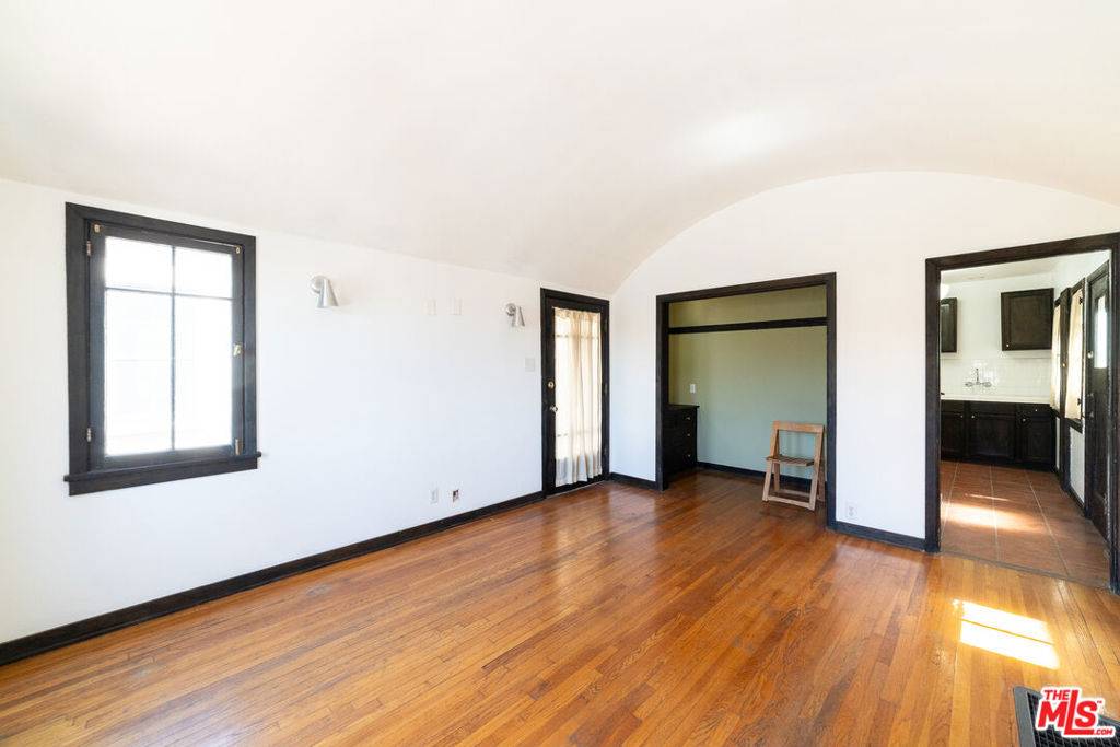 Los Angeles, CA 90026,836 Silverlake BLVD