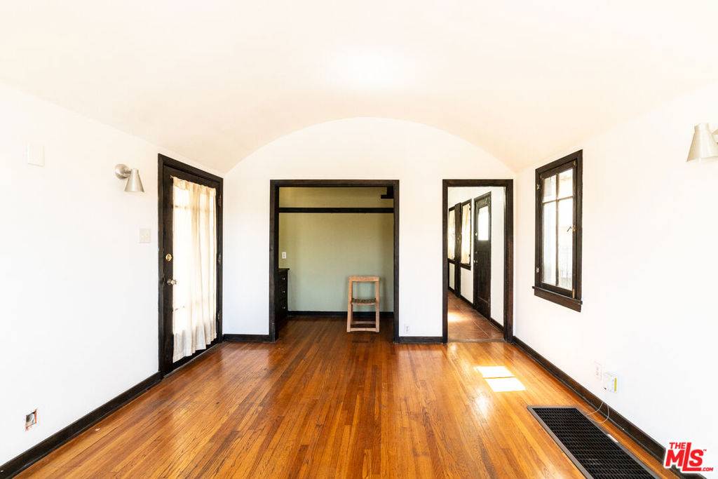 Los Angeles, CA 90026,836 Silverlake BLVD