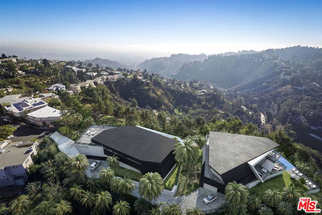Los Angeles, CA 90046,2425 Mount Olympus DR