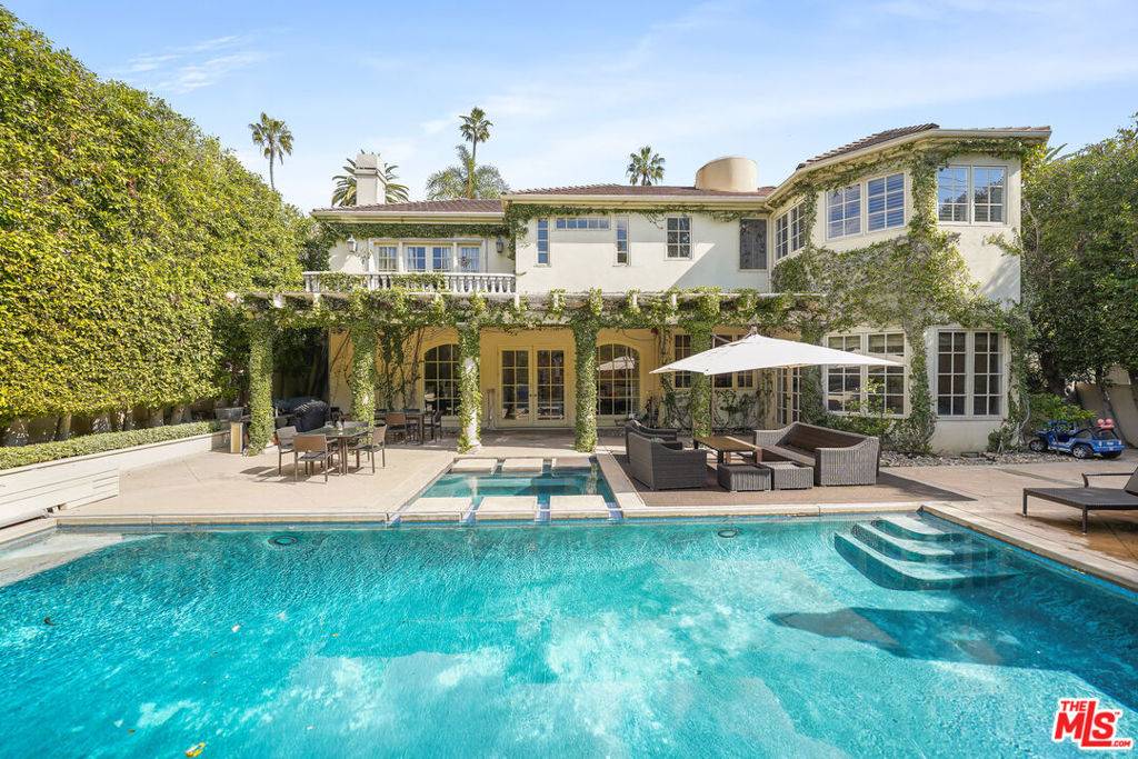 Beverly Hills, CA 90210,525 N Hillcrest RD
