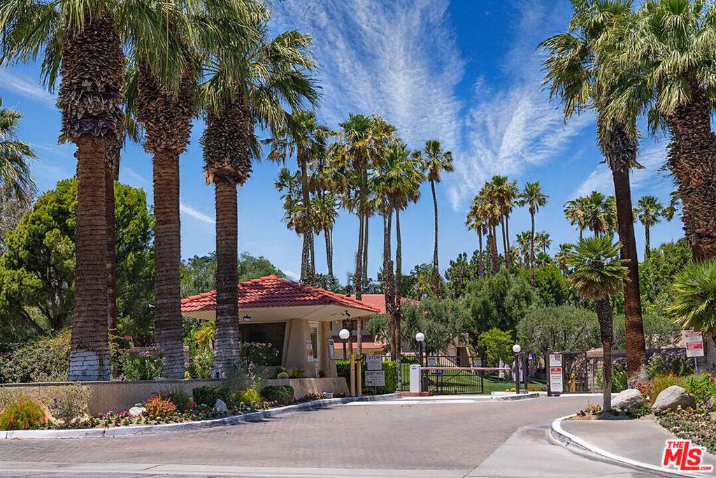 Palm Springs, CA 92262,2801 N Los Felices CIR #D118