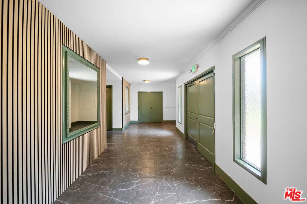 Santa Monica, CA 90402,605 San Vicente BLVD #202