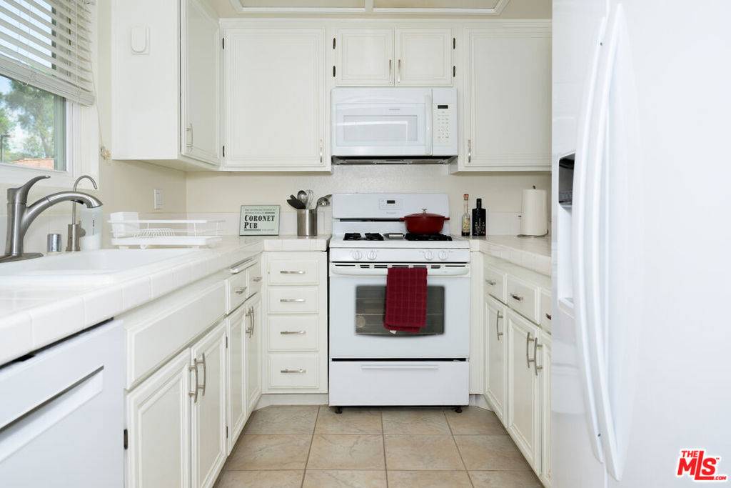 Simi Valley, CA 93065,2731 Erringer RD #38