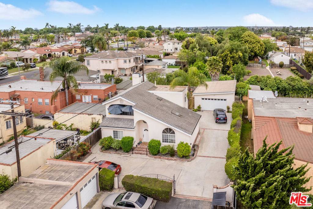 Los Angeles, CA 90043,7815 Crenshaw BLVD