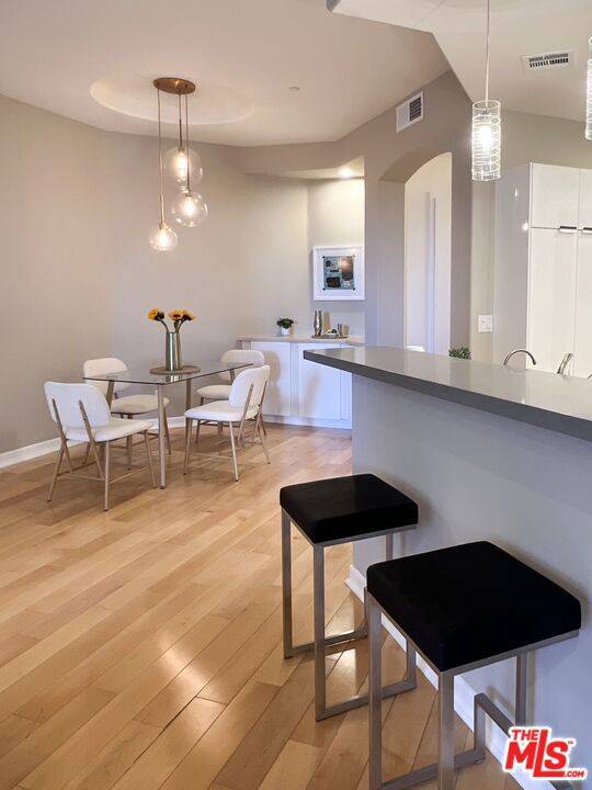 Los Angeles, CA 90049,11680 Montana AVE #107
