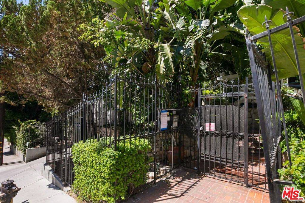 West Hollywood, CA 90069,1323 N Olive DR #23G