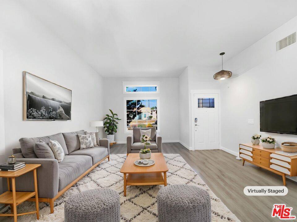 Palmdale, CA 93551,38941 Dianron RD