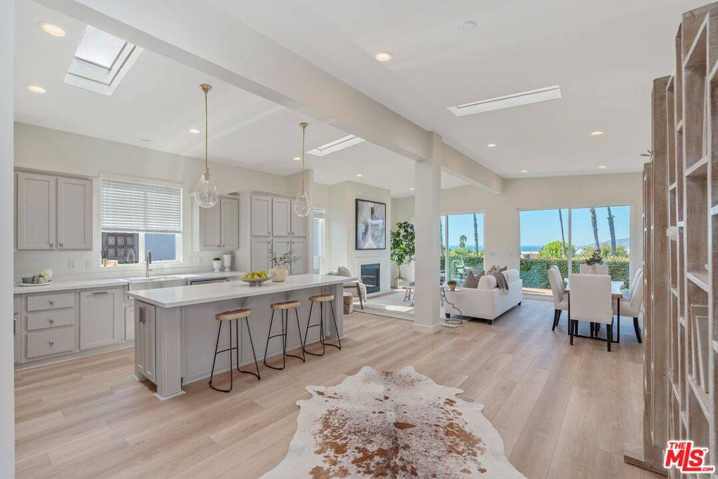 Malibu, CA 90265,29500 Heathercliff RD #64