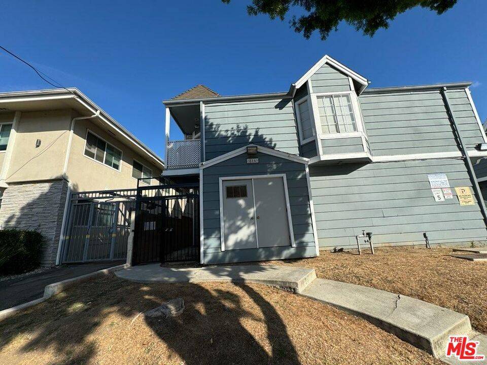 Inglewood, CA 90302,816 N Inglewood AVE #8