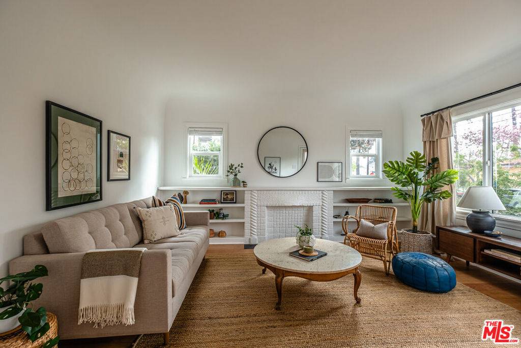 Los Angeles, CA 90016,4811 Ferndale ST