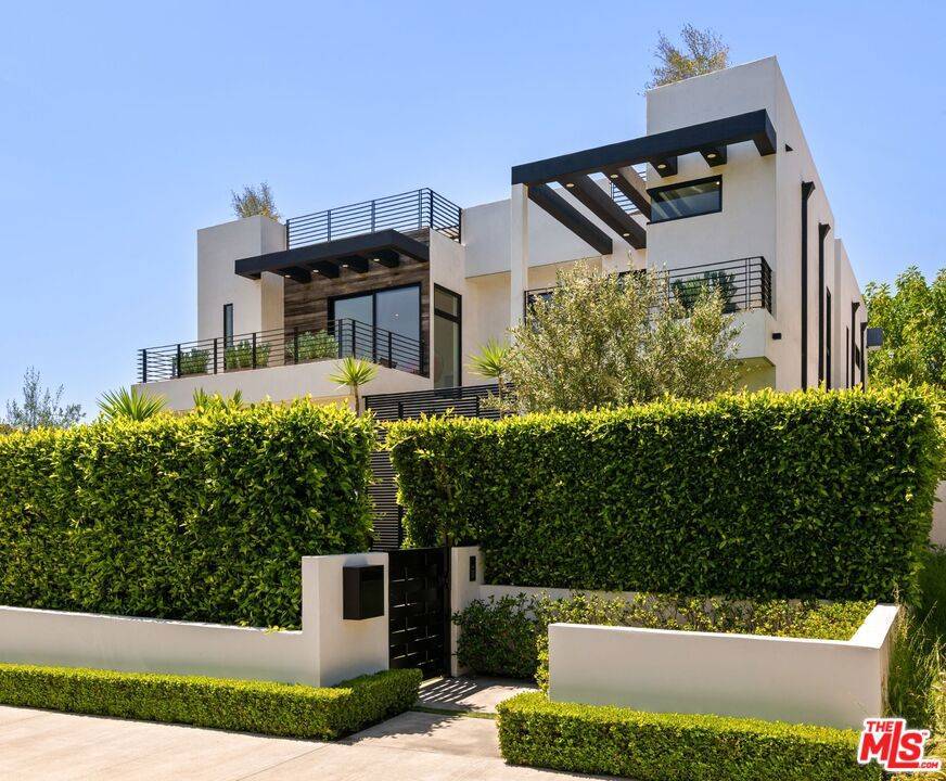 Los Angeles, CA 90024,1353 Woodruff AVE