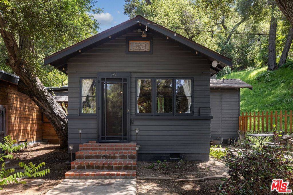 Topanga, CA 90290,1256 N Topanga Canyon BLVD