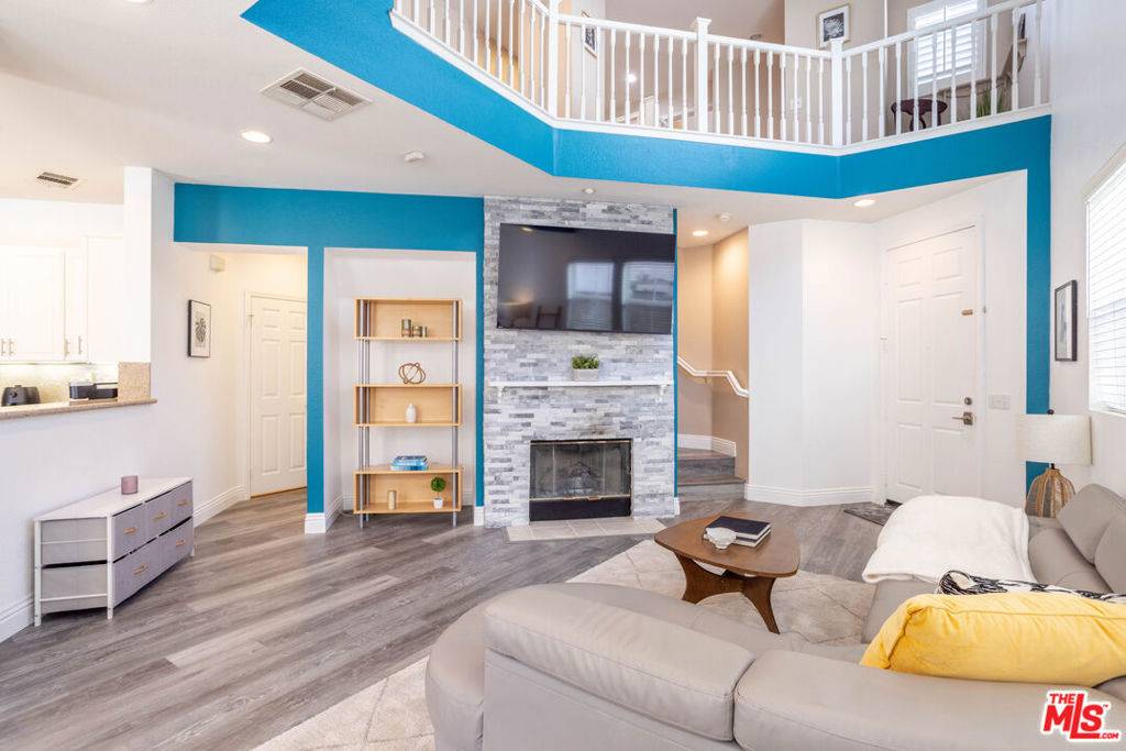 Valencia, CA 91354,29266 Pilgrim CT