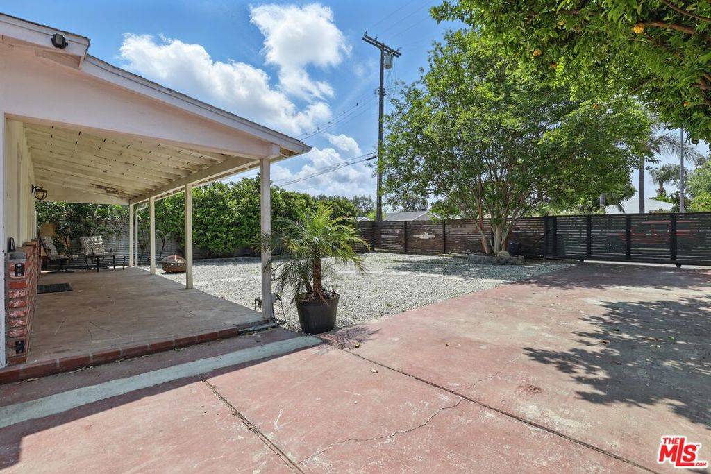 Reseda, CA 91335,7434 Nestle AVE