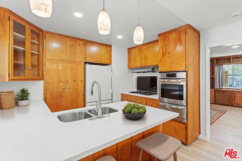 Grand Terrace, CA 92313,22285 Fulmar PL
