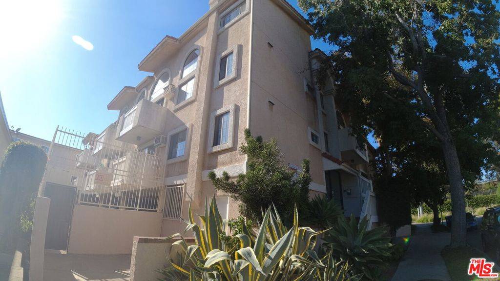 Los Angeles, CA 90034,9801 Tabor ST #103