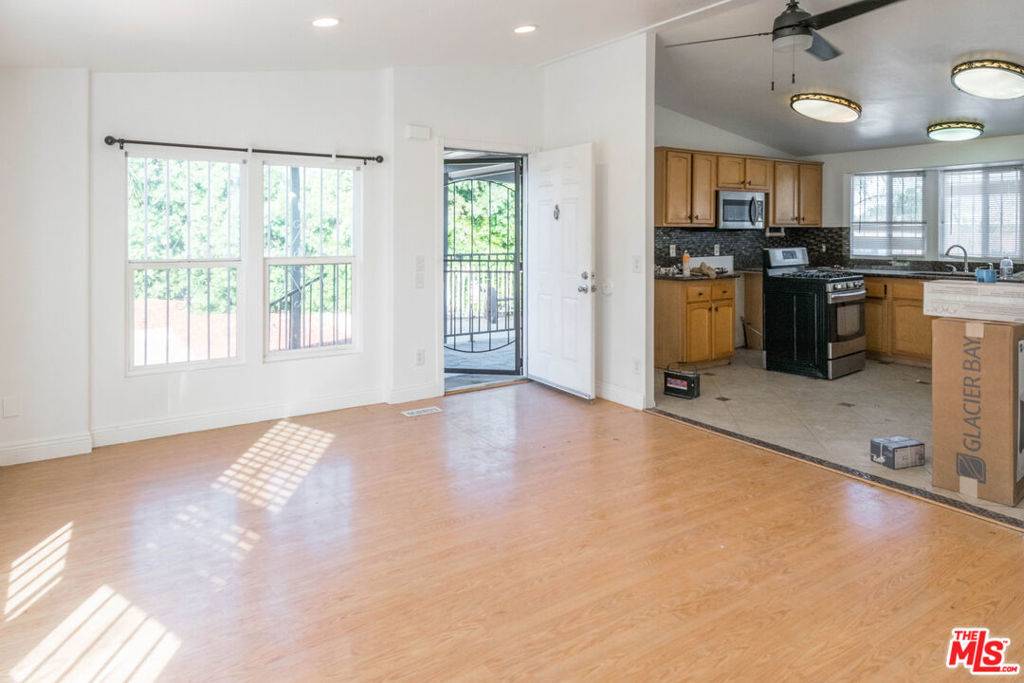 Inglewood, CA 90304,11156 Mansel AVE