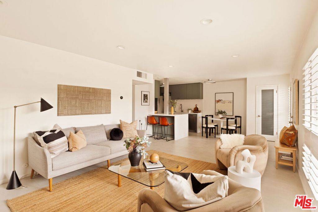 West Hollywood, CA 90069,970 Palm AVE #207