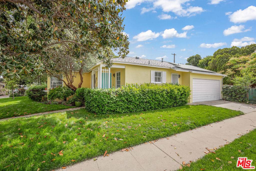 Reseda, CA 91335,6961 Zelzah AVE