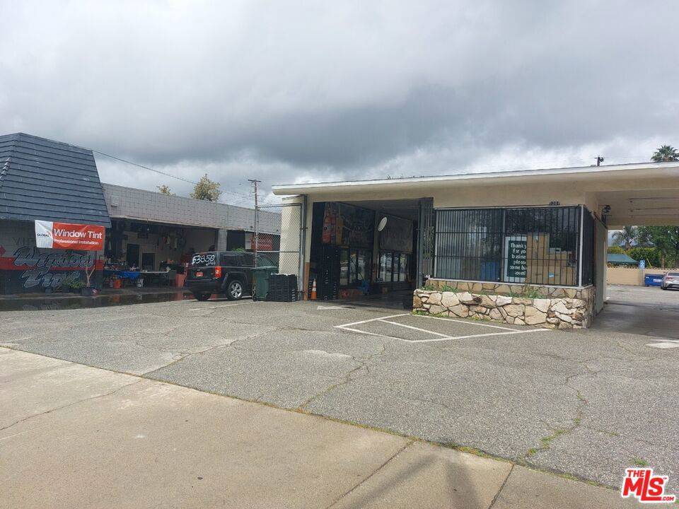 Pomona, CA 91768,1225 W Holt AVE