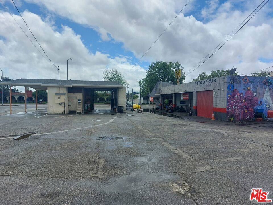 Pomona, CA 91768,1225 W Holt AVE