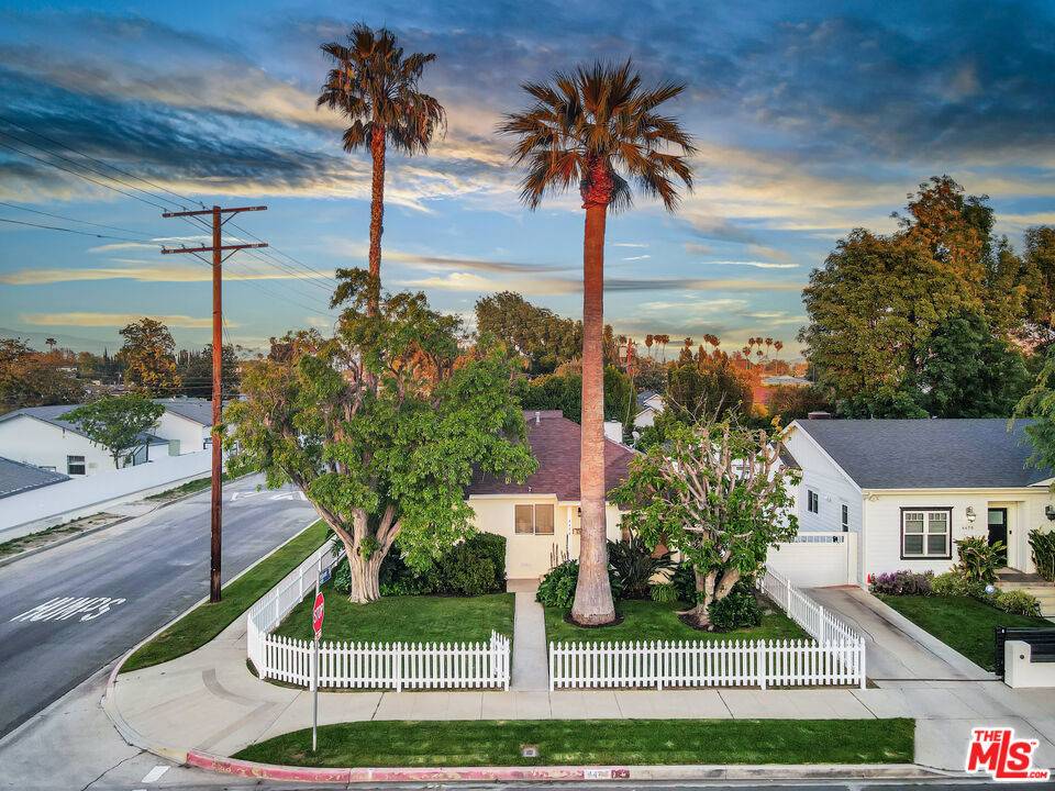Sherman Oaks, CA 91423,4476 Calhoun AVE