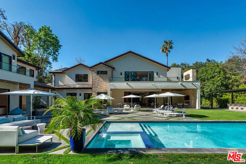 Encino, CA 91436,16144 HIGH VALLEY PL