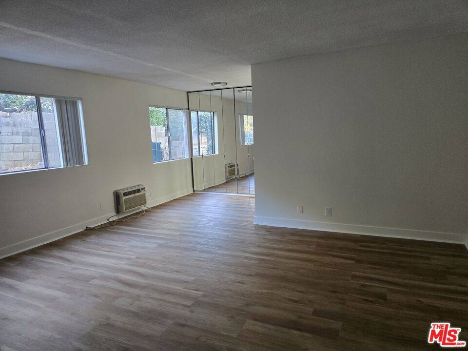 West Hollywood, CA 90069,1226 Larrabee ST