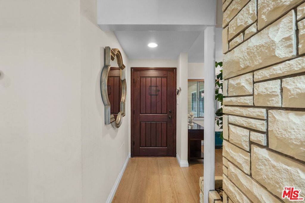 Woodland Hills, CA 91364,4300 Pampas RD