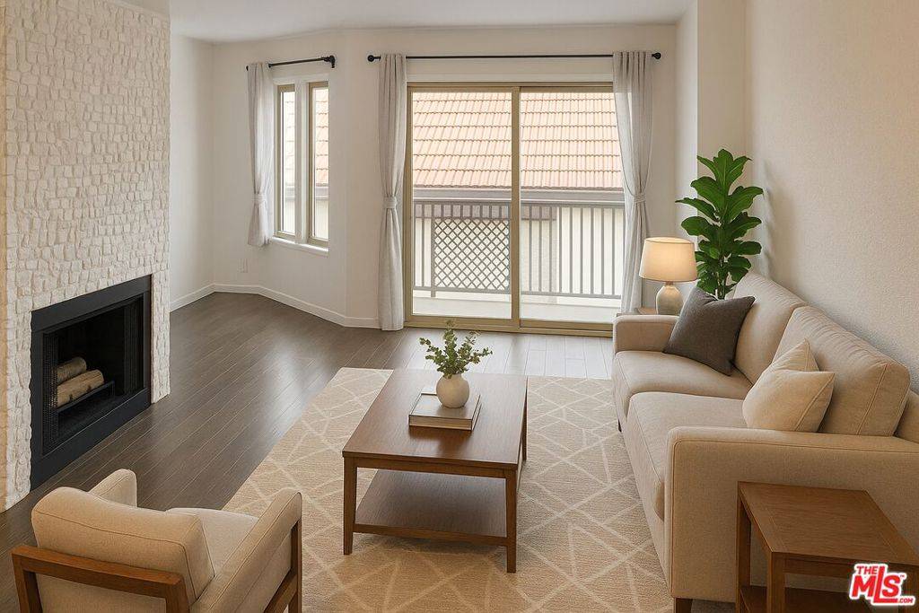 West Hollywood, CA 90048,141 S Clark DR #524