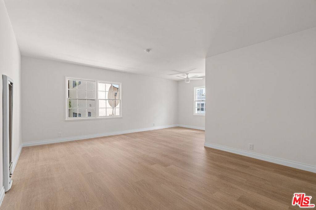 Beverly Hills, CA 90212,148 S Mccarty DR #20