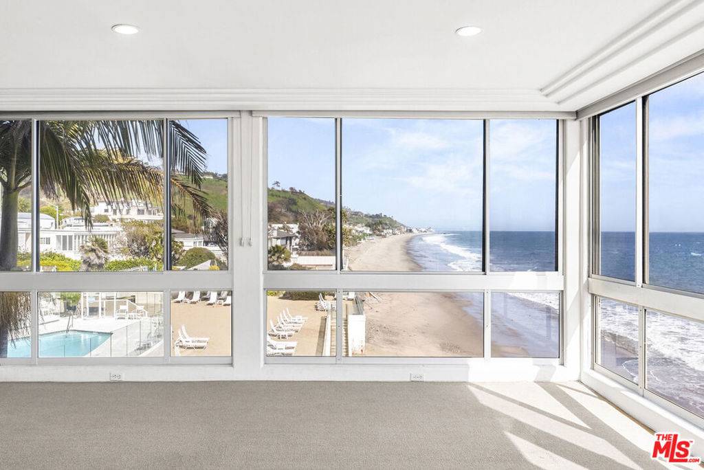 Malibu, CA 90265,22548 Pacific Coast HWY #211