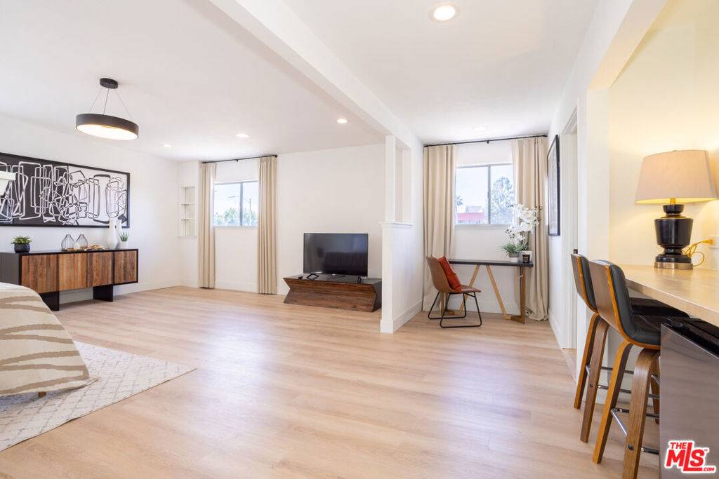 Los Angeles, CA 90066,13123 W Washington BLVD