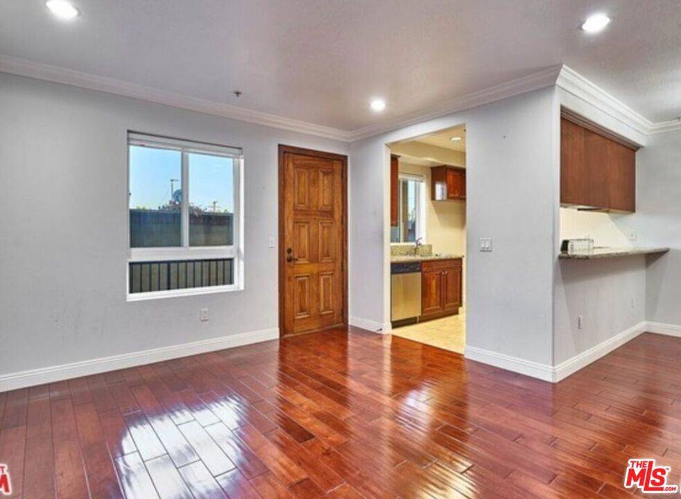 Los Angeles, CA 90019,1401 S St Andrews PL #407