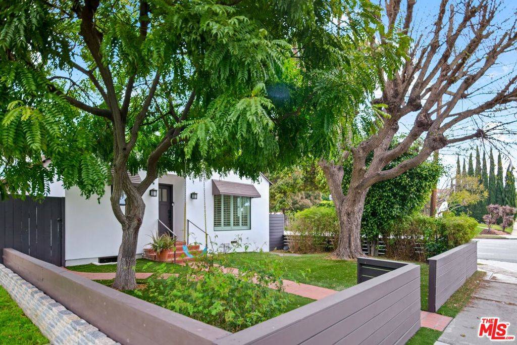 Los Angeles, CA 90025,2170 Linnington AVE