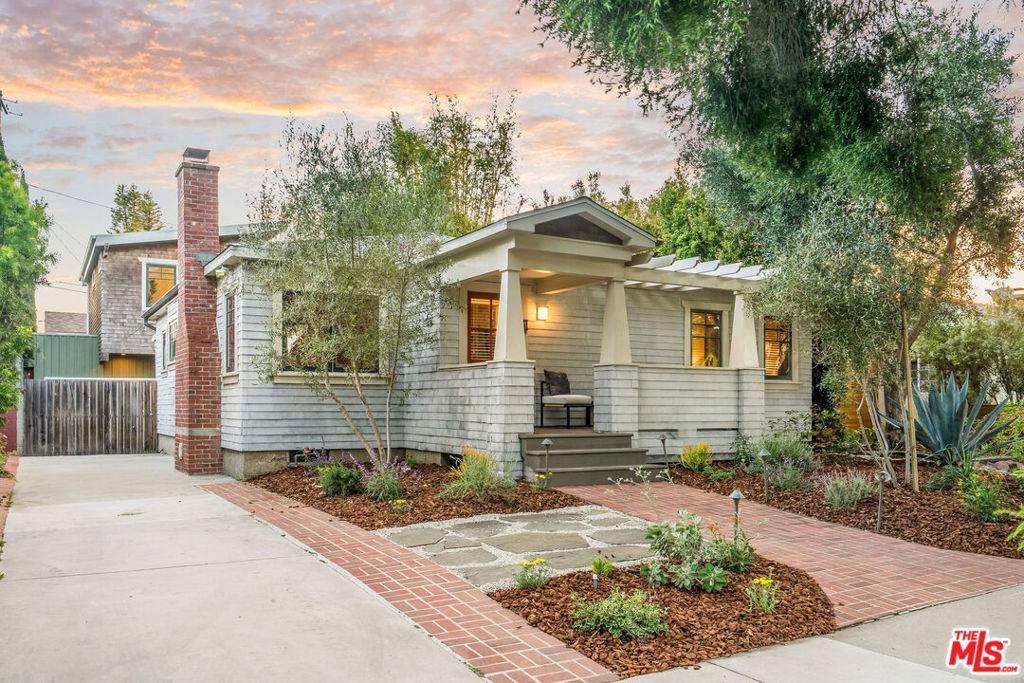 Los Angeles, CA 90066,3771 Ashwood AVE