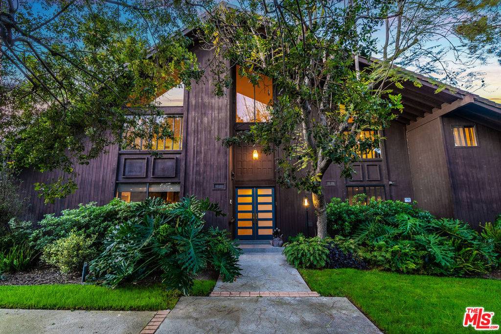 Toluca Lake, CA 91602,4635 Clybourn AVE