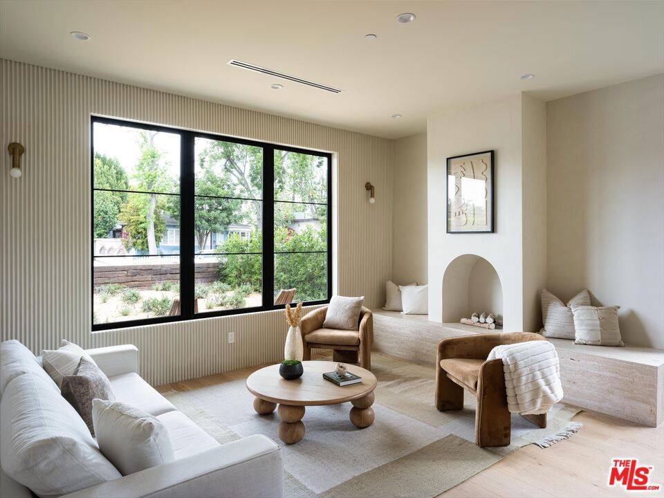 Valley Village, CA 91607,11746 La Maida ST