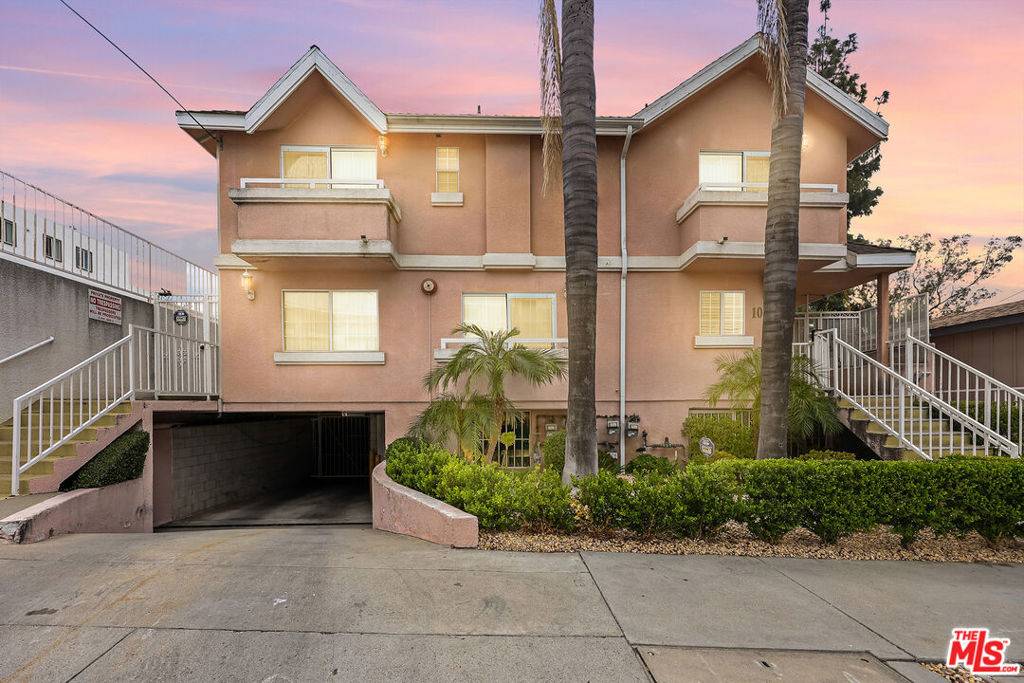 Tujunga, CA 91042,10128 Hillhaven AVE #105