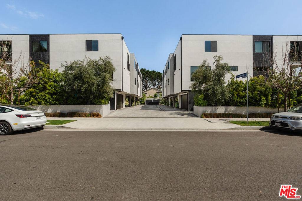Studio City, CA 91604,11627 Colfax Meadow LN