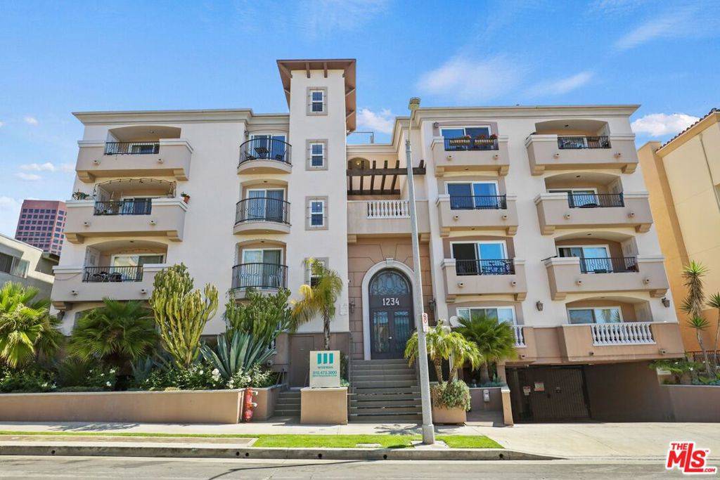 Los Angeles, CA 90025,1234 Armacost AVE #203