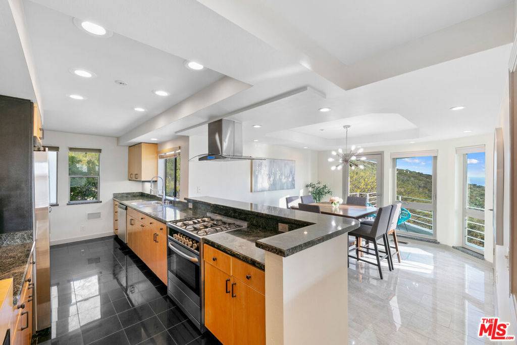 Malibu, CA 90265,9520 Houston RD