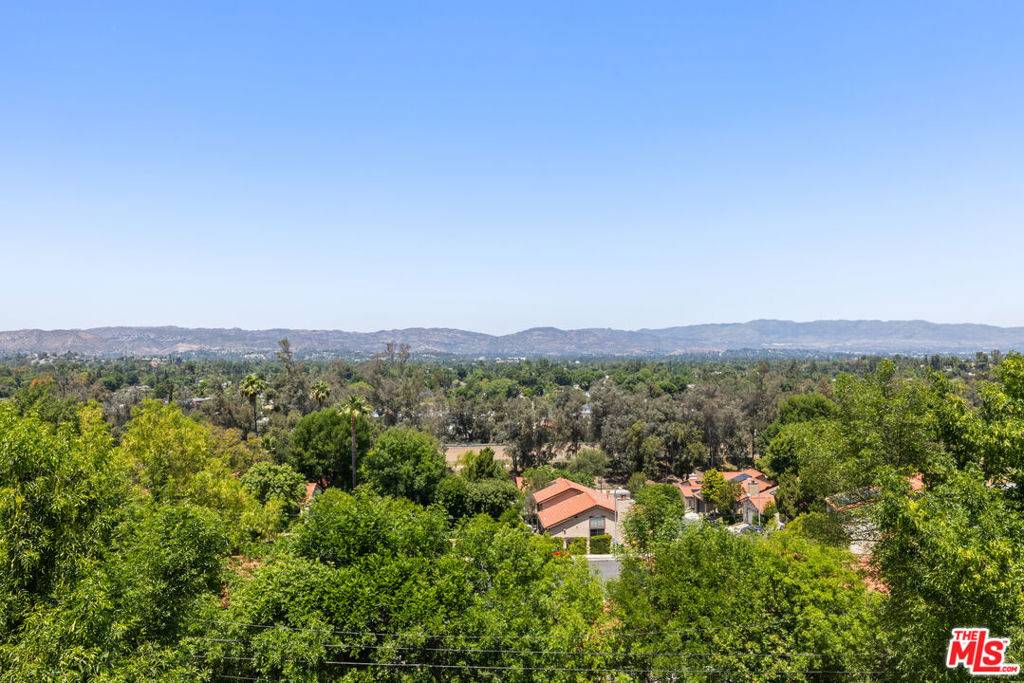 Woodland Hills, CA 91364,22449 Cass AVE