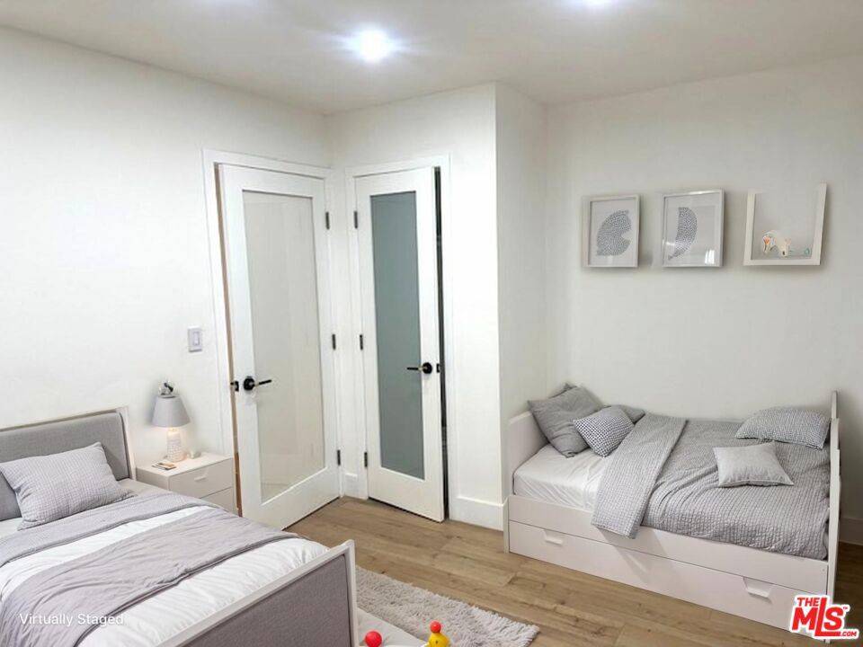 Los Angeles, CA 90049,11645 Montana AVE #238