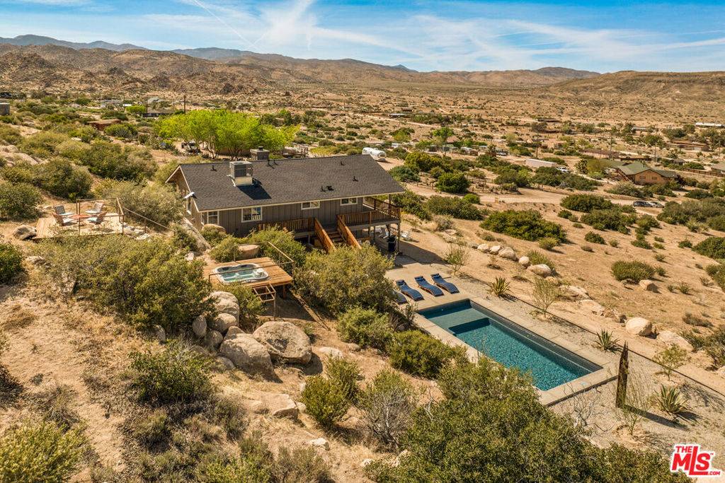 Pioneertown, CA 92268,5637 Minna Gombell LN